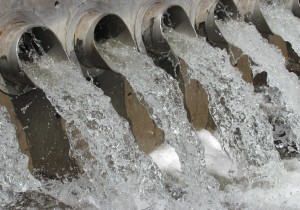 Tratamiento y el vertido de las aguas residuales urbanas